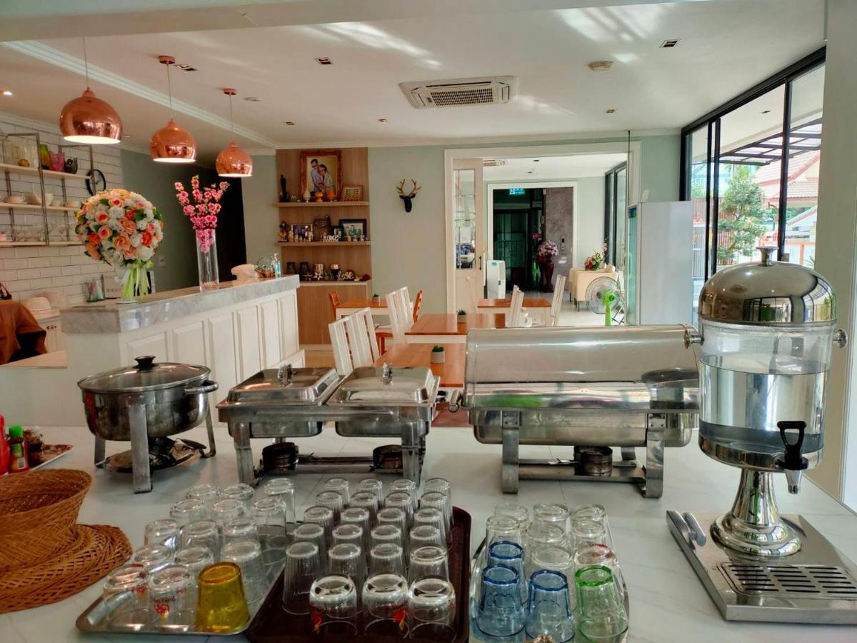 168 Studio Hotel Ubon Ratchathani Extérieur photo