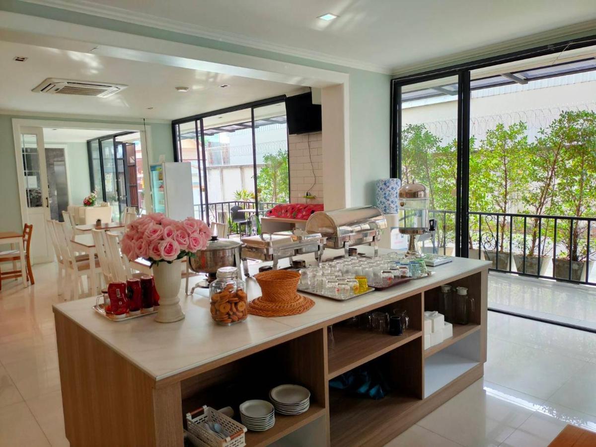 168 Studio Hotel Ubon Ratchathani Extérieur photo