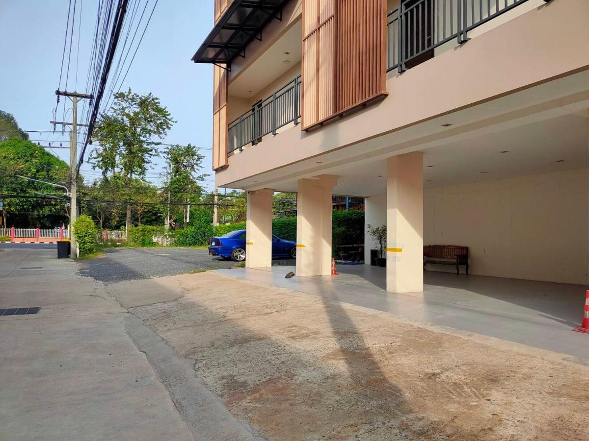 168 Studio Hotel Ubon Ratchathani Extérieur photo