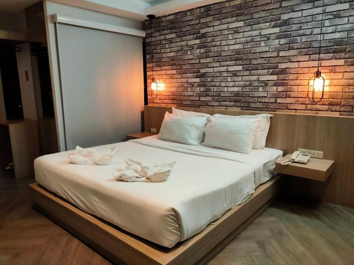 168 Studio Hotel Ubon Ratchathani Extérieur photo