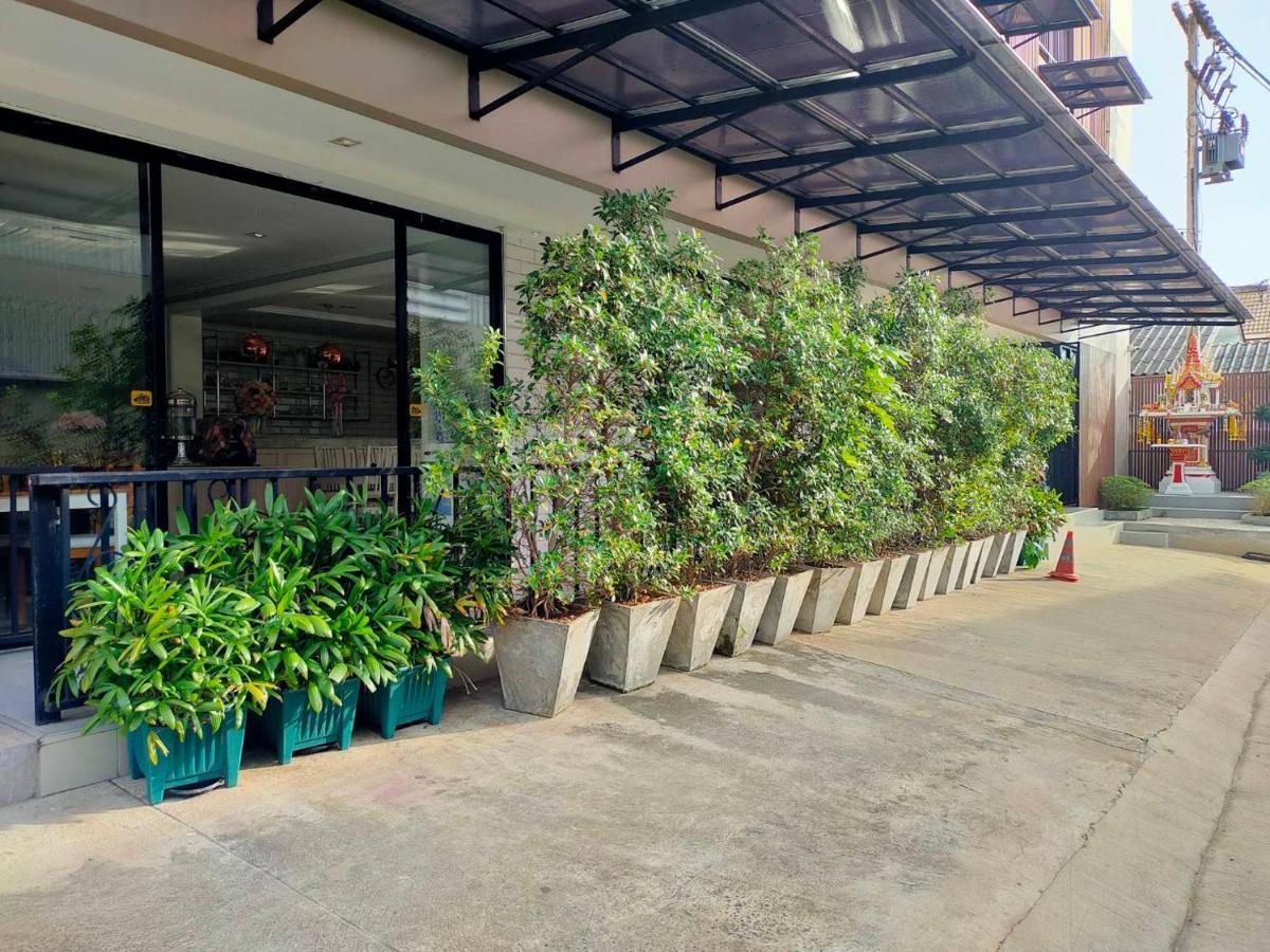 168 Studio Hotel Ubon Ratchathani Extérieur photo