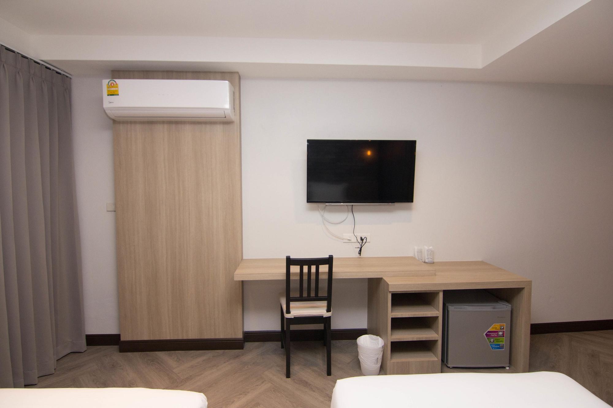 168 Studio Hotel Ubon Ratchathani Extérieur photo