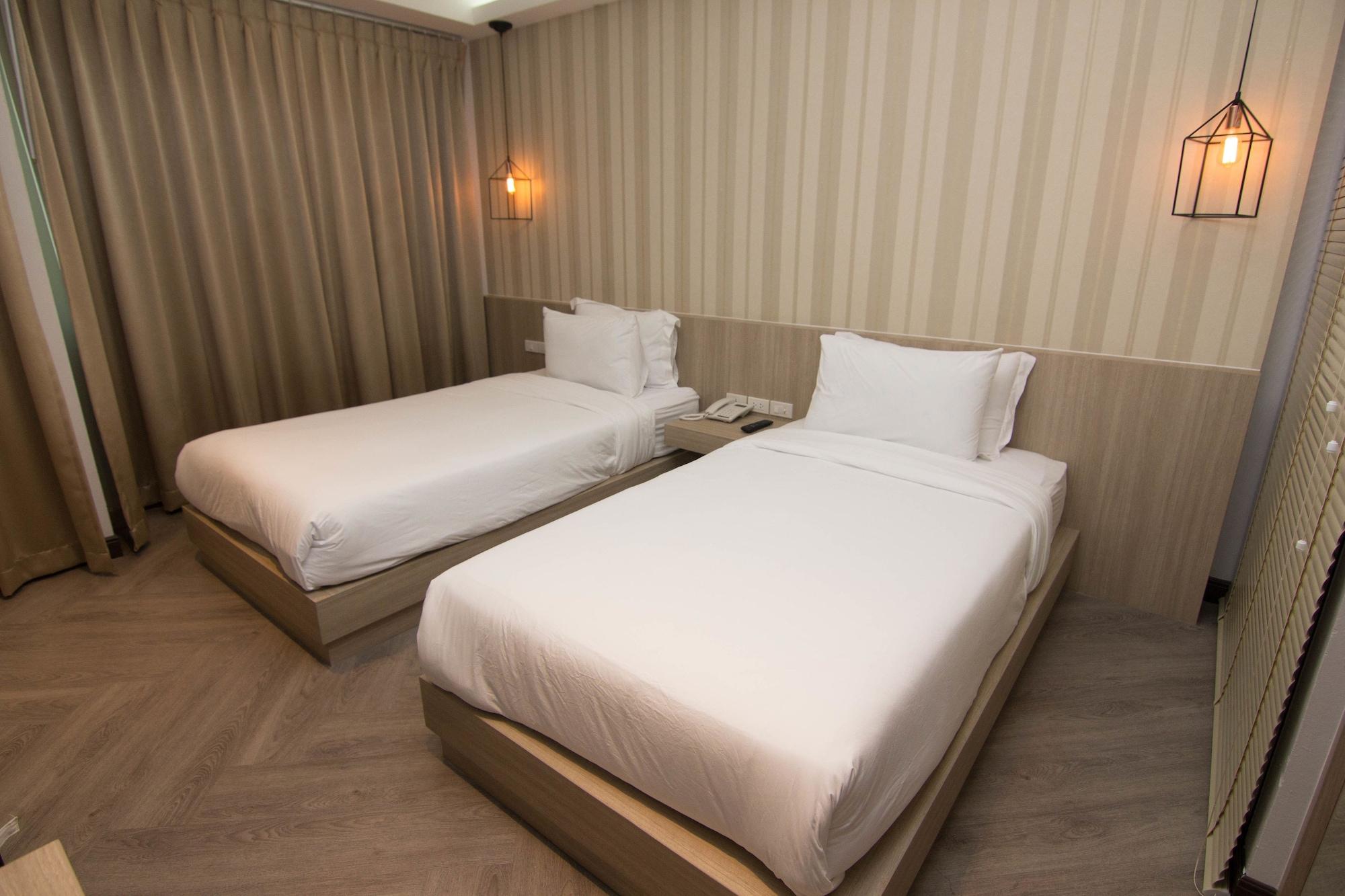 168 Studio Hotel Ubon Ratchathani Extérieur photo