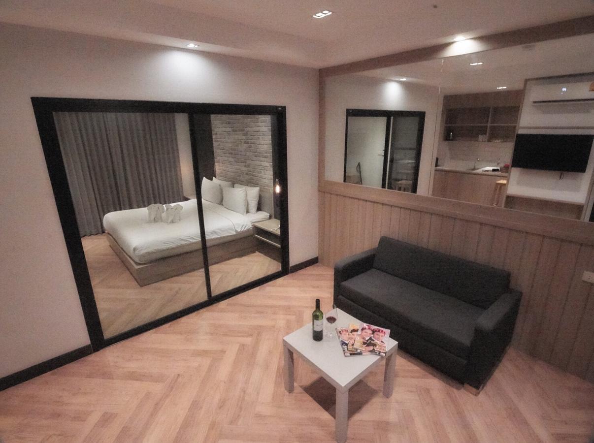 168 Studio Hotel Ubon Ratchathani Extérieur photo